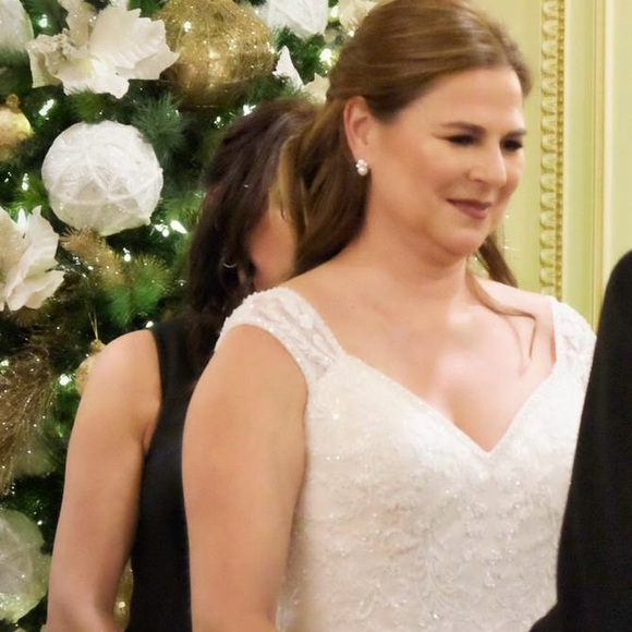 Wedding dress, designer Oleg Cassini - Picture 8 of 8